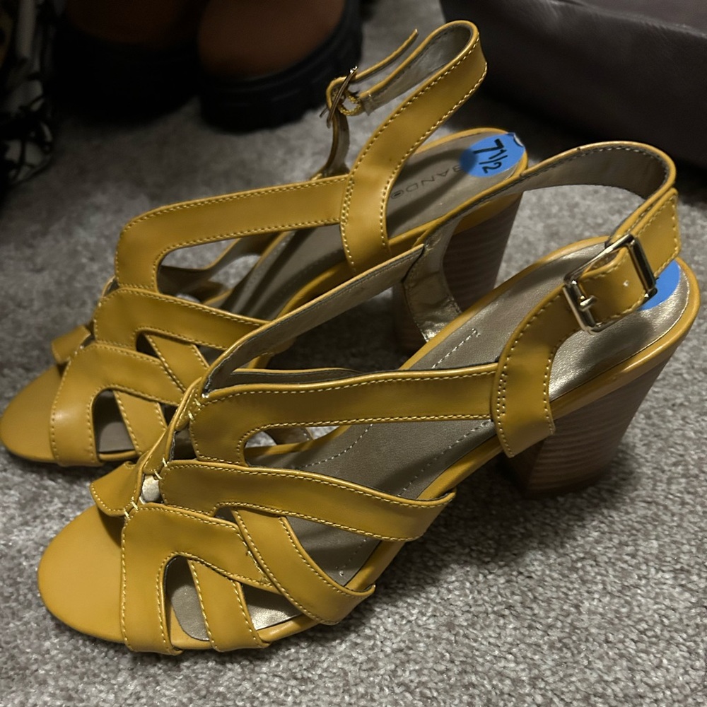 Bandolino sandals